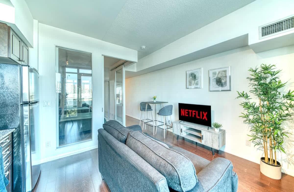 Convenient 1Br Walk To Cn Tower Or Lake Apartment Toronto Exterior photo